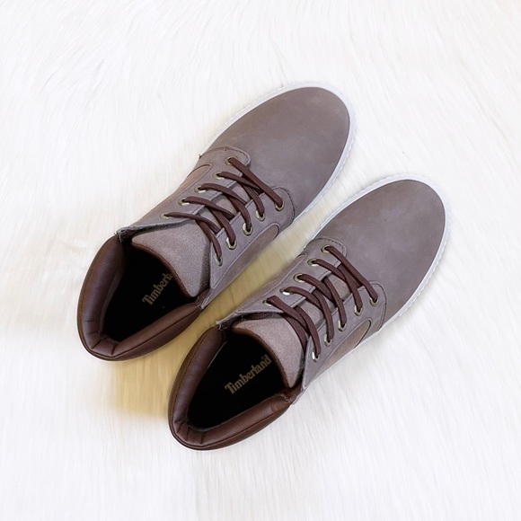 Timberland Women’s Skyla Bay Chukka Boots In Taupe - Picture 4 of 7